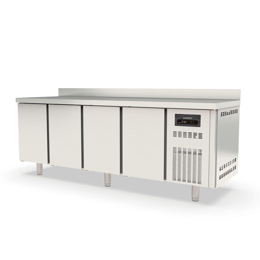 TOPLINE Kühltisch / 4-fach GN1/1 mit 4 Türen & Aufkantung, 2245 x 700 mm