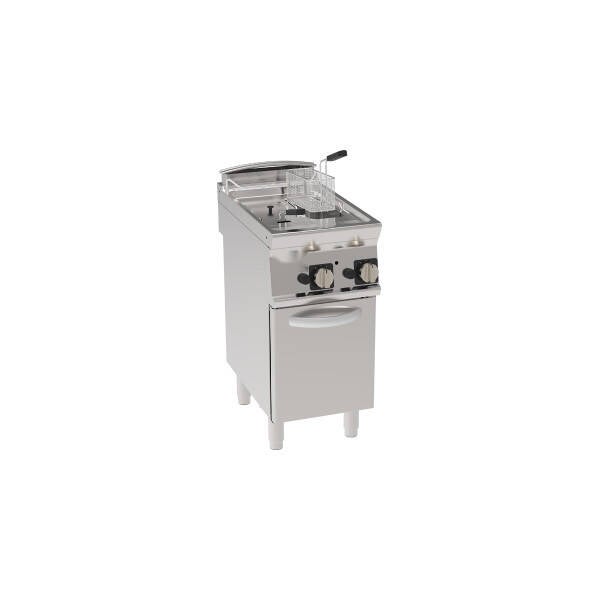 FRIGGITRICE GAS VASCA DOPPIA 8+8LT CON SCAMBIATORI IN VASCA FREESTANDING SU VANO CHIUSO – CESTELLI, COPERCHI E VASCA RECUPERO OLIO INCLUSI