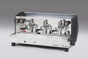 Macchina da caffè professionale Magister EEG manuale – 3 gruppi