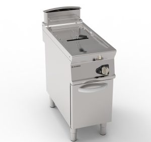 Friggitrice gas vasca singola 17lt con scambiatori in vasca freestanding su vano chiuso – cestelli, coperchi e vasca recupero olio inclusi – Tecnoinox