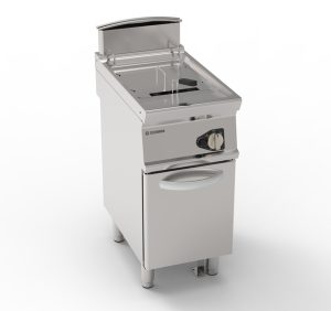 Friggitrice gas vasca singola 17lt con scambiatori in vasca freestanding su vano chiuso – cestelli, coperchi e vasca recupero olio inclusi – Tecnoinox